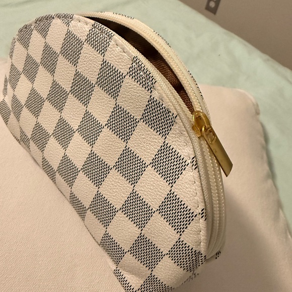 Checkered White and Black Women's Bag - Picture 1 of 13